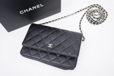 すべての淑女へ！シャネルのチェーンバッグを買取いたしました。