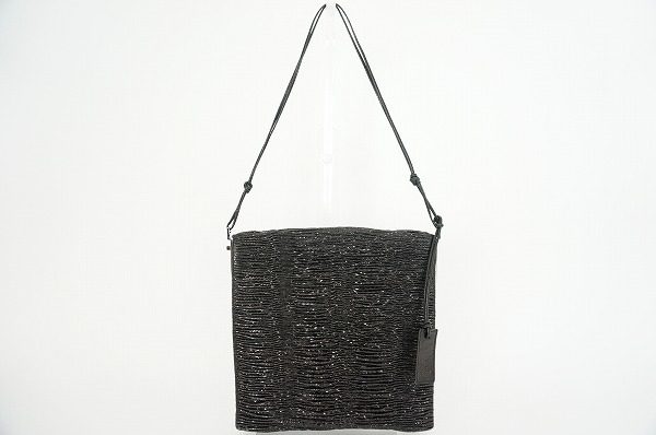 上品なだけでなく開閉もしやすい、グッチのフォーマルショルダーバッグを買取しました