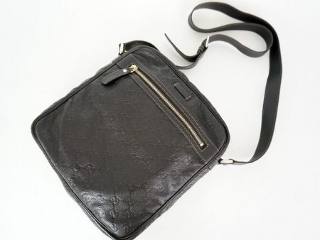 持ち歩きに最適なサイズ感。グッチのショルダーバッグを買取しました