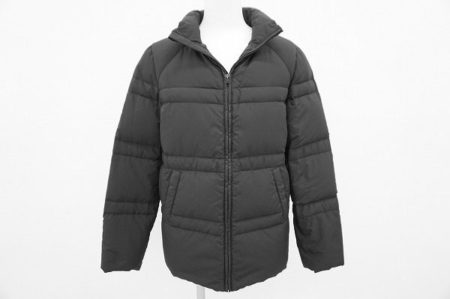 定番のアイテムこそ上質なものを選んで…。エポカのダウンジャケットを買取しました