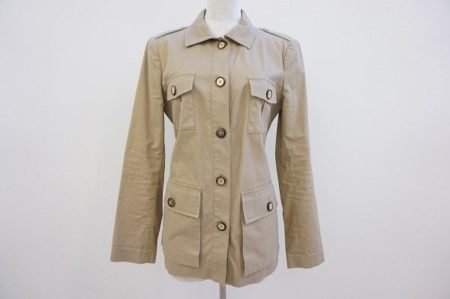きちんと感があり着回ししやすい。トリーバーチのベージュのジャケットを買取しました