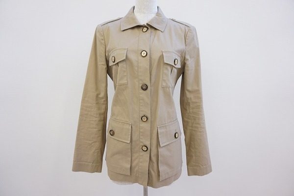 きちんと感があり着回ししやすい。トリーバーチのベージュのジャケットを買取しました