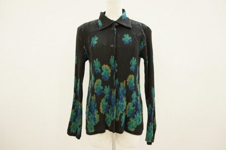 ダークとポップが共存。イッセイミヤケのミステリアスな花柄長袖シャツを買取しました。