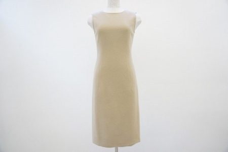 一目で上質さが伝わってくるフォクシーブティックのカシミア混ワンピースを買取しました。