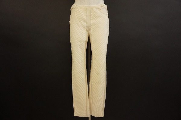 斬新なアイデアが盛り込まれた、グッチのシルク混パンツを買取しました