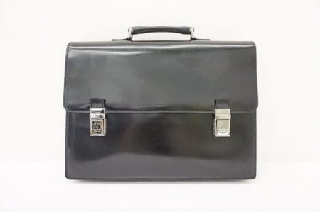 高級スタンダードなグッチのブリーフケースを買取しました