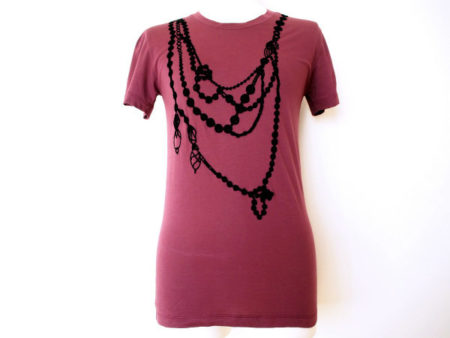 高級感あふれるイヴサンローランの臙脂色Tシャツをお買取いたしました