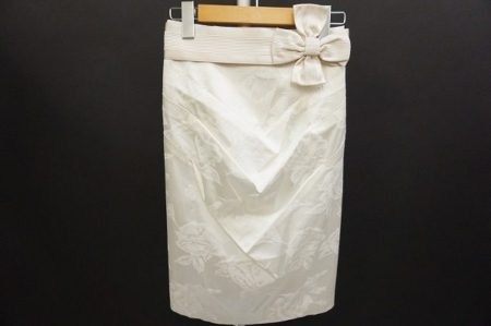 フラワーなリボンがキュート。エポカのスカートを買取しました