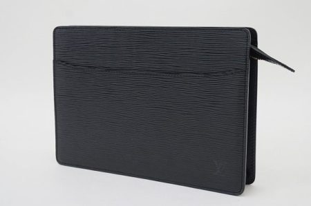 アダルトな雰囲気を醸し出すメンズバッグ、ルイヴィトンのポシェットオム