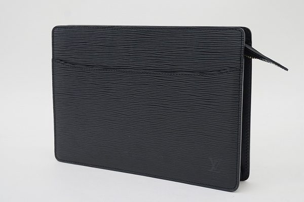 アダルトな雰囲気を醸し出すメンズバッグ、ルイヴィトンのポシェットオム