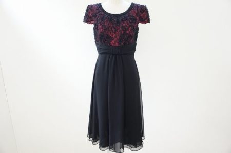 ブラック＆ピンクの色合いがセクシーエレガントなウンガロのワンピース