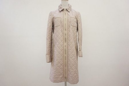 1点投入するだけでコーデが華やかに。フェラガモのロングコートをお売り頂きました