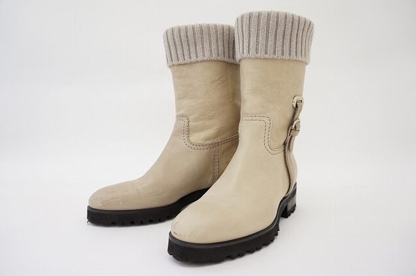 機能性とシルエットも完璧。ファビアナフィリッピの歩きやすく可愛らしいフラットタイプのブーツ