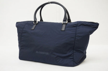 大容量で普段使いに最適！ジルサンダーの大人っぽいブラックのトートバッグ