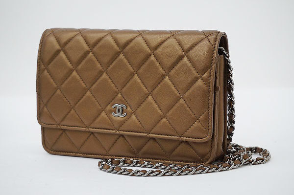 全女性の憧れ！シャネルのチェーンウォレットをお買取いたしました