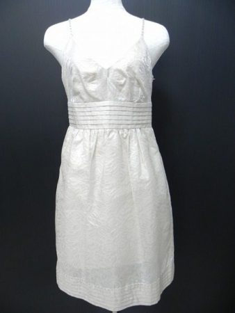 バックスタイルも可愛いシーバイクロエのキャミソールドレス