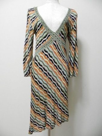 ドレスとしてのご着用もOK。ミッソーニのニットワンピースを買取いたしました
