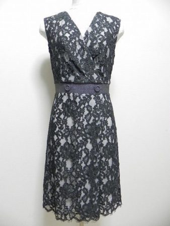 黒がエレガントな大人の雰囲気を演出。エポカのレースワンピースを買取しました