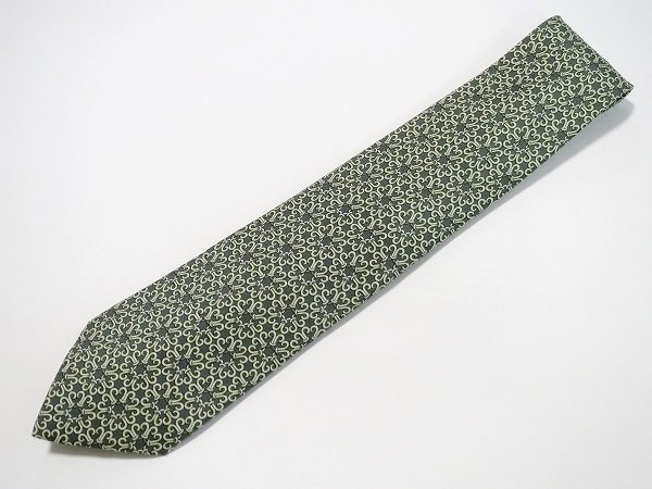 紳士のマストアイテム、エルメスのネクタイをお買取いたしました