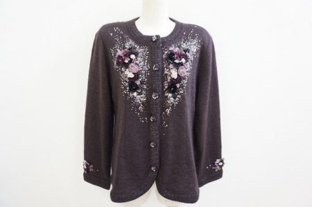 あたたかみのある手作りのクオリティ。アトリエサガンのフラワーカーディガン