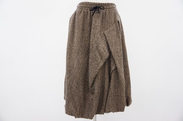 立体的なフォルムが素敵！リリット　センソユニコバルーンスカート