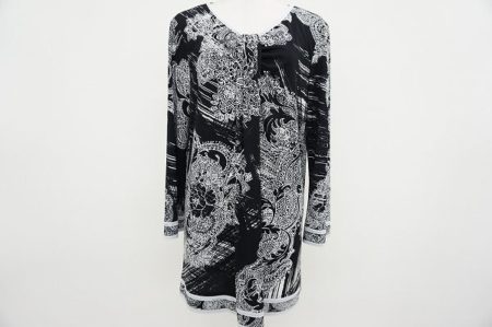 これぞパリシックスタイル。レオナールのモノトーンチュニックをお売りいただきました