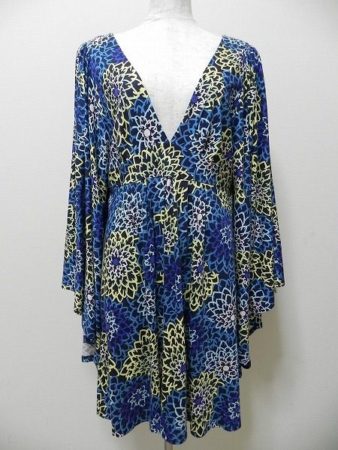 エッジの効いたキュートな個性を演出。ケイタマルヤマのチュニック