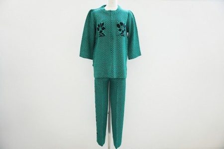 エキゾチックで優雅な一品。サイトウヨウコのニットセットアップを買取しました