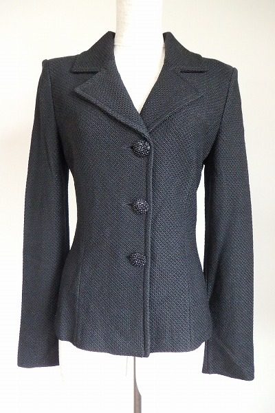 ジュエルなボタンに注目、セントジョンのブラックジャケットを買取しました