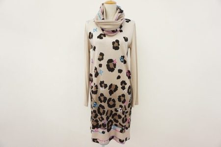 技ありのレオパード柄！レオナールのスヌード付きワンピースを買取いたしました