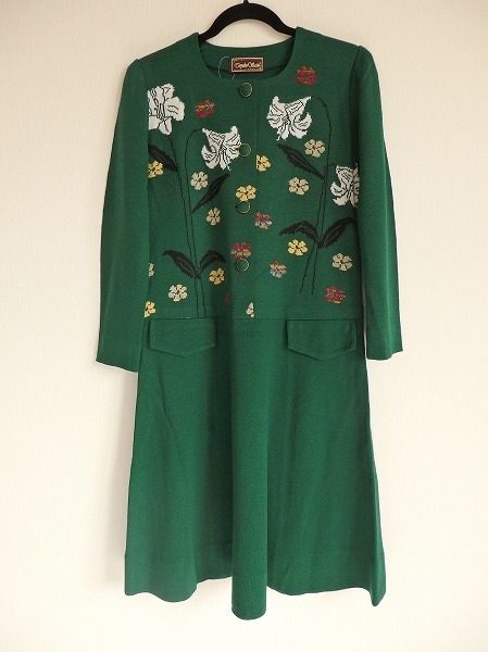 クラフト感が新鮮。斉藤都世子のキュートなニットワンピースを買取しました