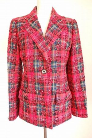 一味違うタータンチェックでコーデをがらりと変えて。銀座マギーの大人可愛いジャケット