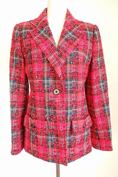 一味違うタータンチェックでコーデをがらりと変えて。銀座マギーの大人可愛いジャケット