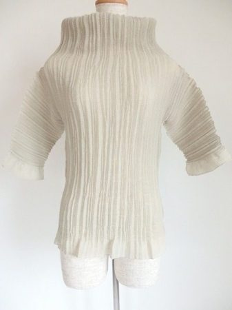 これは着る芸術品です。ユキコハナイのすてきなプリーツカットソー