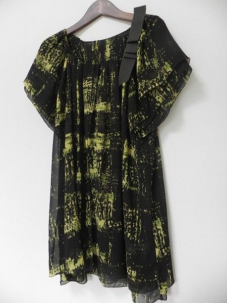 肩のリボンが大人可愛いアクセントに！モガのワンピース