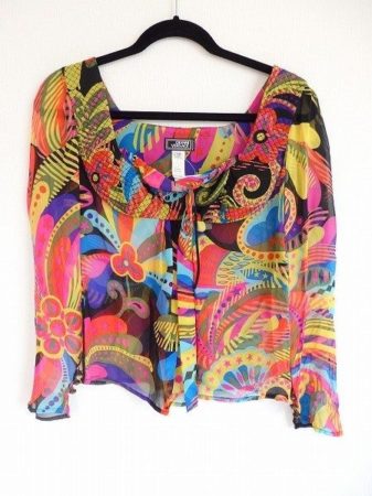 人気再燃中のジャンニヴェルサーチよりトロピカル＆ラグジュアリーなブラウスを買取しました