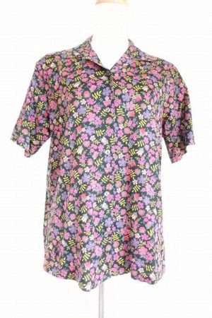 長く愛用出来る！老舗の花柄がオシャレなリバティの半袖シャツ