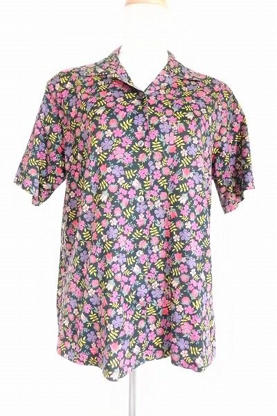 長く愛用出来る！老舗の花柄がオシャレなリバティの半袖シャツ