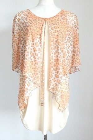 優しい色合いながら華やかなレオパード柄の伊太利屋のチュニックワンピース