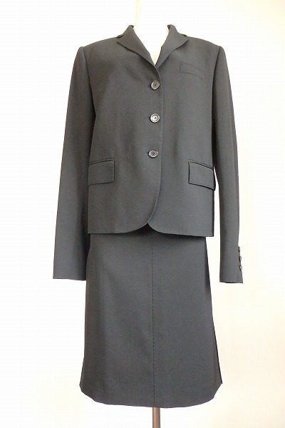 フォーマルもこだわりたい方へ。グッチのセットアップを買取しました