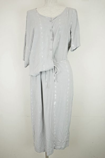 独創的なデザインが差をつけるマルタンマルジェラ⑥のアシンメトリーワンピース