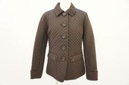 年代問わずにお召しいただけるマイケルコースのレディース向けジャケット