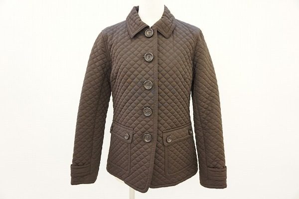 年代問わずにお召しいただけるマイケルコースのレディース向けジャケット