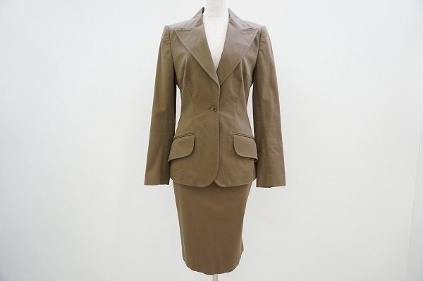 ドルチェ&ガッバーナのレディース3ピーススーツを買取しました