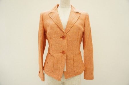 パンツ・スカートどちらもOK。美シルエットのマックスマーラのジャケットを買取しました