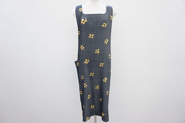 お家でこそオシャレを忘れない！イッセイミヤケのキュートなエプロンをお売り頂きました。