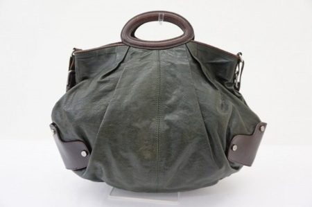 絶賛ブームのマルニ。丸いフォルムが可愛いショルダーバッグは収納力も抜群！