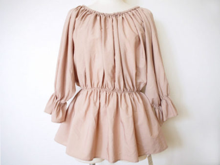 切なくロマンティックなディテールが魅力　スナイデルのチュニック