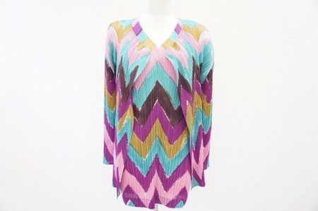 豪華プリーツとデザインがまるでアートのよう。プリーツプリーズのアンサンブルを買取しました。