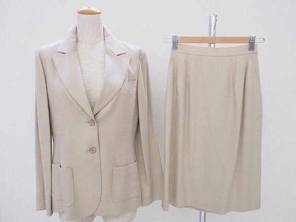 エレガントなベーシックカラー!ミスアシダの大人なセットアップ